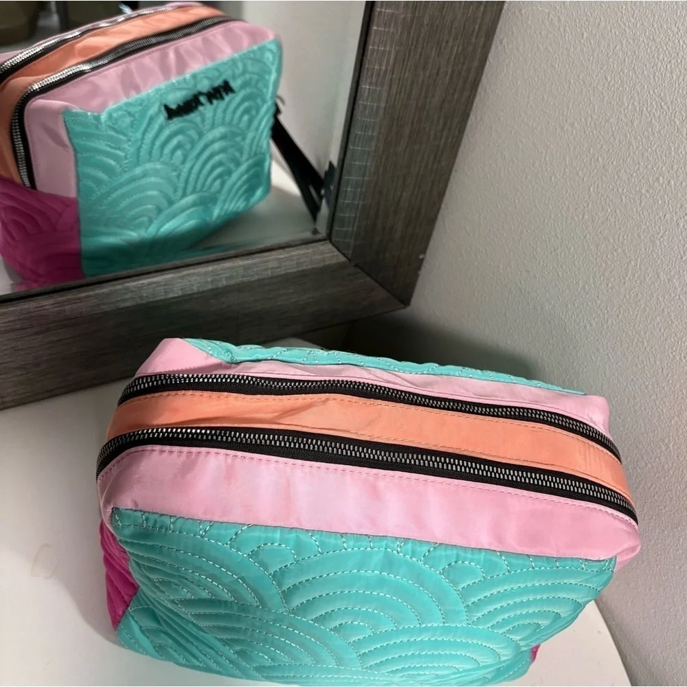 Betsey johnson weekender double zip make-up/toiletries bag